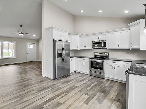 7th image of this home