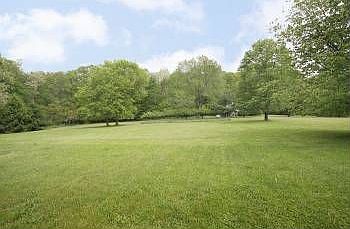 4th image of 18429 Hall Dr