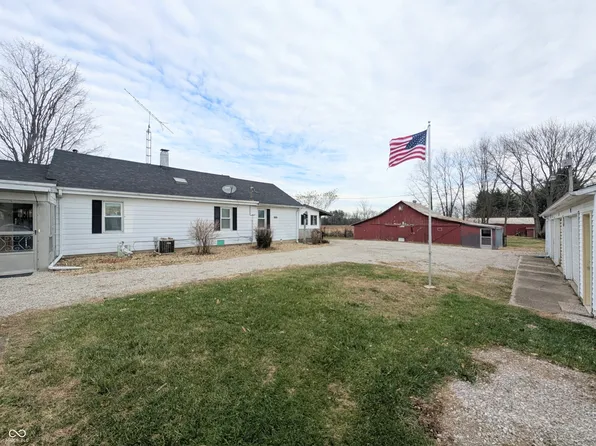 5599 N State Road 9, Hope, IN 47246
