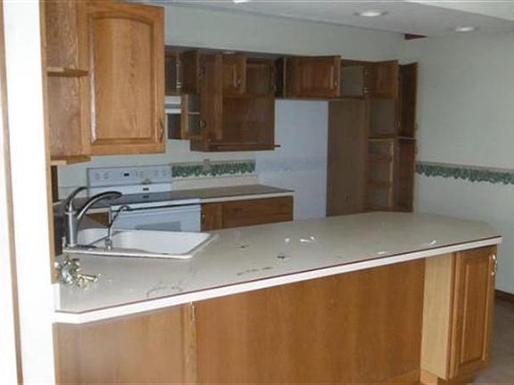 5th image of 2258 Wickford Ln