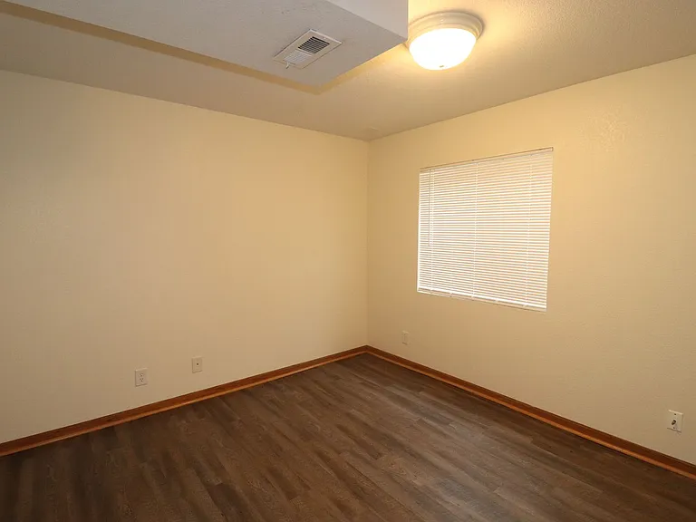 2120 Thompson Dr — Photo 34