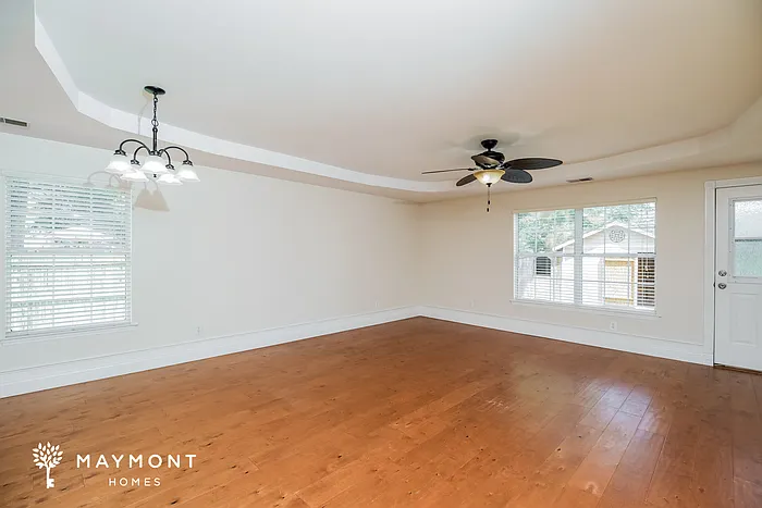 324 Cohen Cir — Photo 4