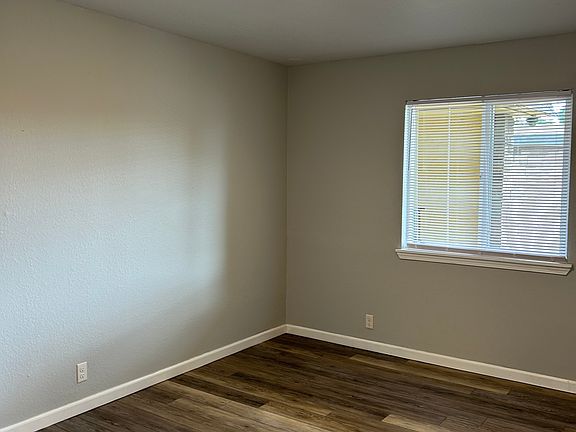5th image of 1180 Pine St NE #1140