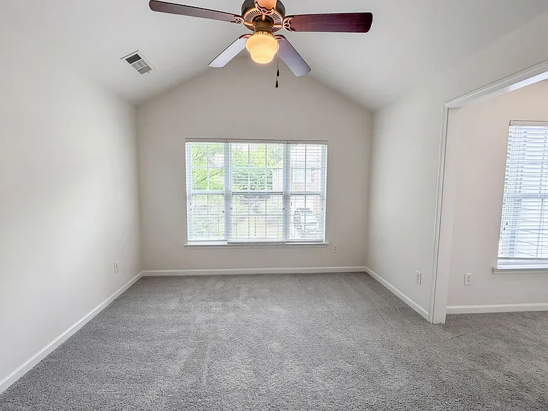 10595 Naramore Ln — Photo 4