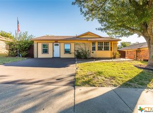 210 W Hogan Dr, Copperas Cove, TX 76522