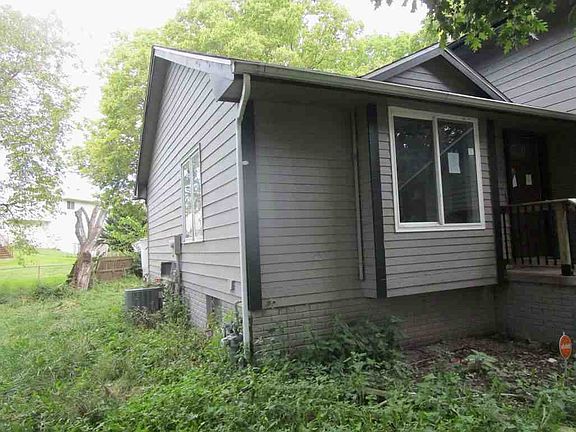 4th image of 2408 E Thornton Ave
