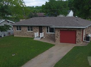 28 Cedar Ct, Montrose, IA 52639