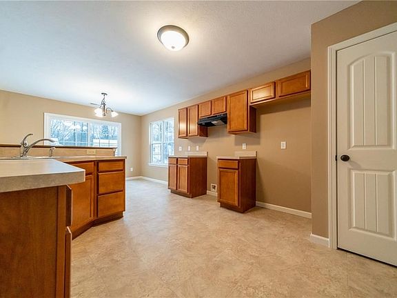 5th image of 6840 Florence Ave