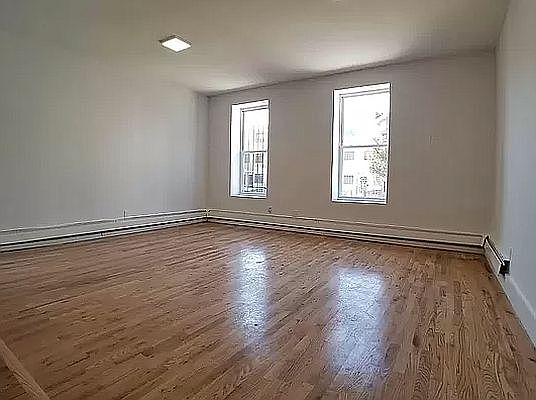 3rd image of 1930 Pacific St APT 1B