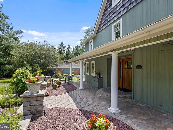 5th image of 701 Penrith Pl