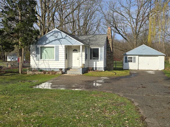 5366 Van Slyke Rd, Flint, MI 48507