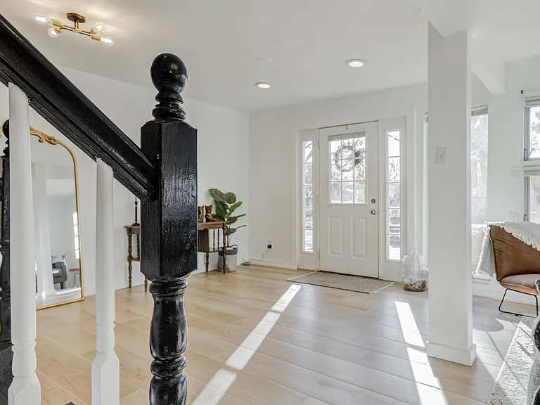 58 E Lakeshore Dr — Photo 13