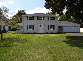 122 Ridgemont Dr, Rochester, NY 14626