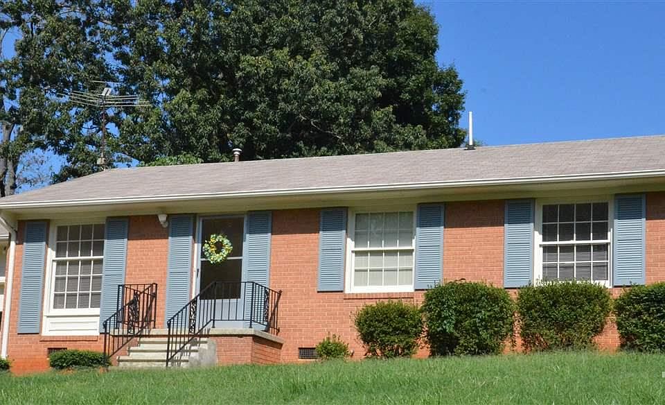 1st image of 2826 Westchester Dr