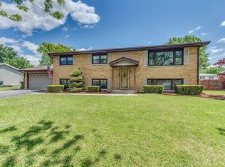 716 S Cooper St, New Lenox, IL 60451