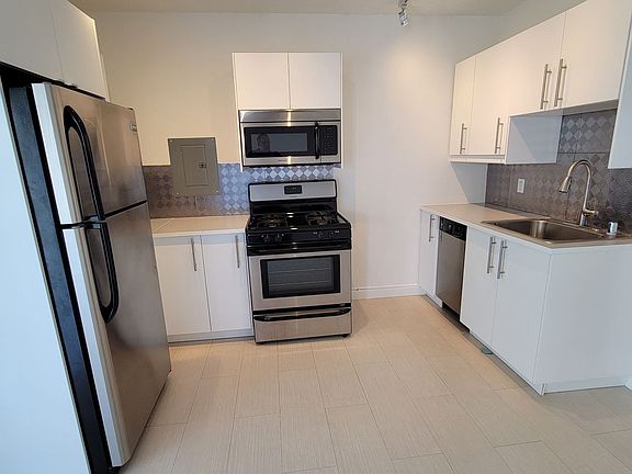 2nd image of 1530 E Palm Canyon Dr APT 203