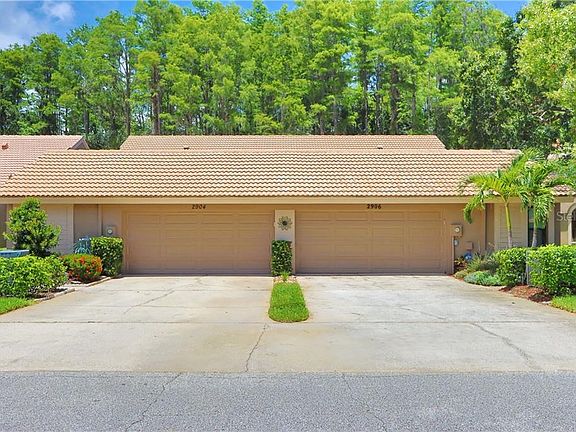 3rd image of 2904 Windmoor Dr S