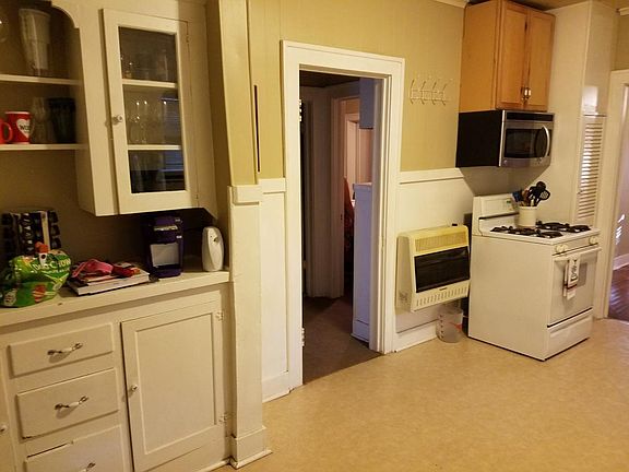Kitchen w/built in china cabinet