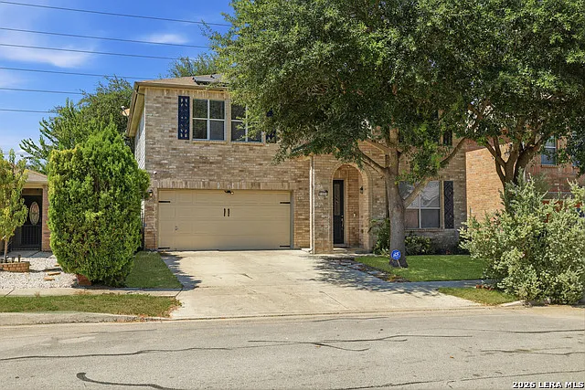 4 bed, 2.5 bath, 2576 sqft, $2,300 — Photo 1