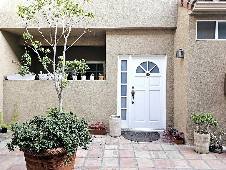 4080 Tujunga Ave #104 — Photo 13