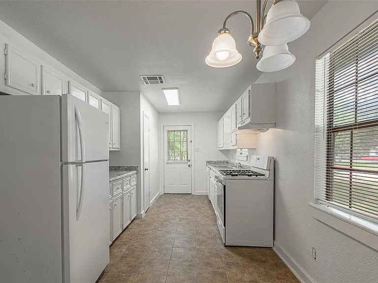 7A Hickory Ln — Photo 8