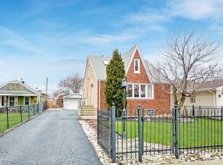 8528 S 77th Ct, Bridgeview, IL 60455