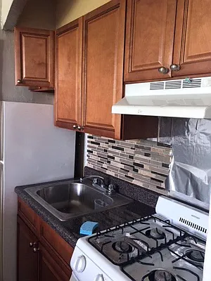 Rented by B Gans Management | media 11