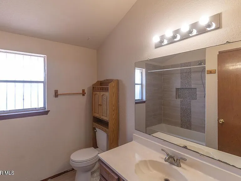 2220 Robert Wynn St — Photo 11