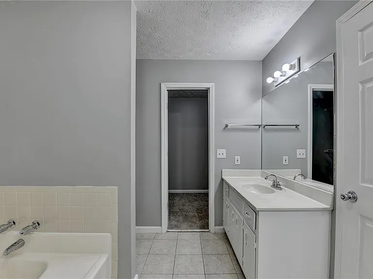 1181 Izod Ct — Photo 28