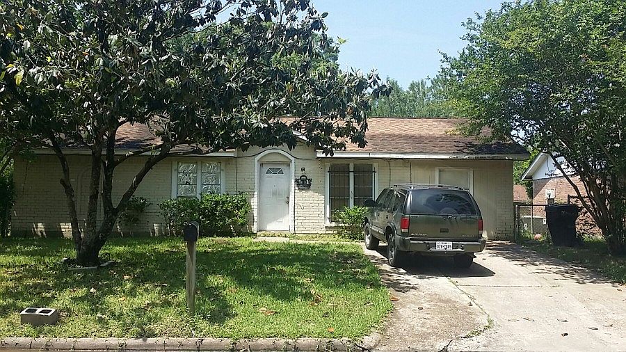 1st image of 9819 Denning Dr