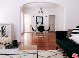 2241 N Beachwood Dr, Los Angeles, CA 90068