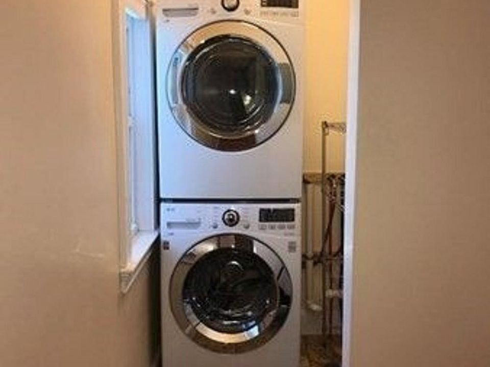 1st image of 121 Rockland St #2