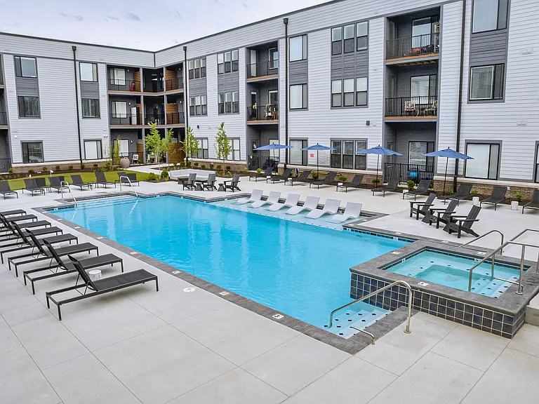 Pullman Pointe — Photo 43