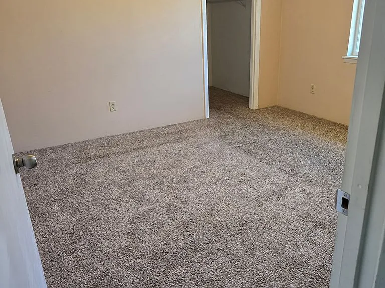 2368 Redwood Ave — Photo 16