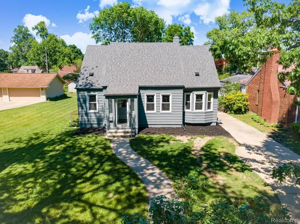 22160 Nowlin St, Dearborn, MI 48124