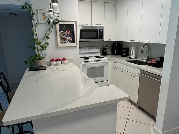 5th image of 13716 SW 90th Ave APT G
