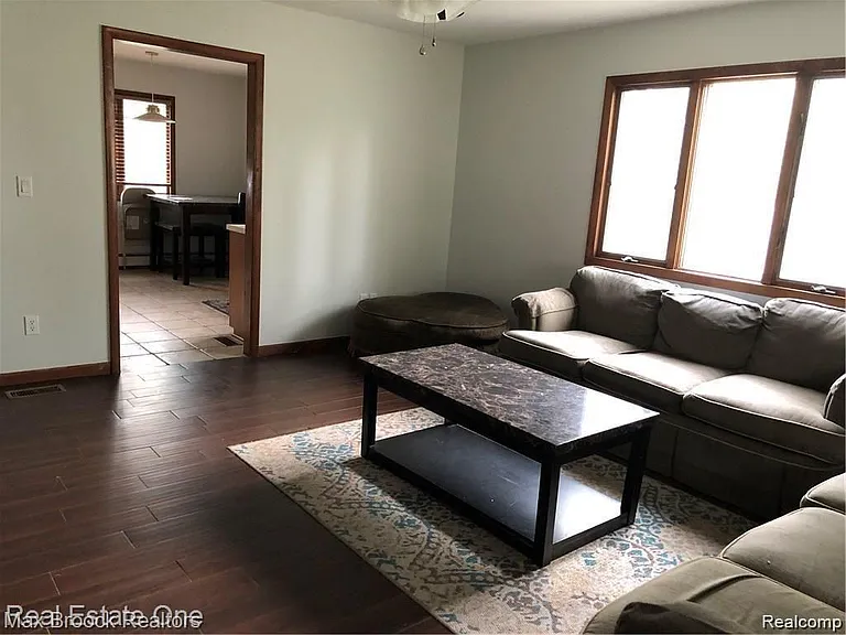 1610 South Blvd — Photo 4
