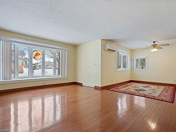 3rd image of 367 Cedar Dr