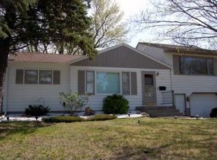 1304 Ridgeview Dr, Montevideo, MN 56265