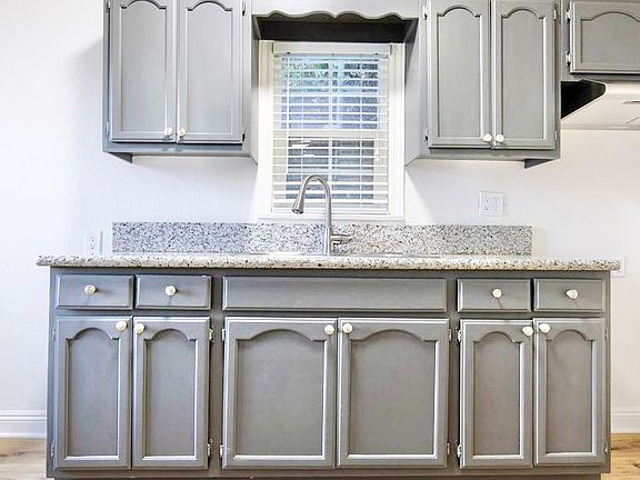 2nd image of 132 S Westmoreland Ave APT 2