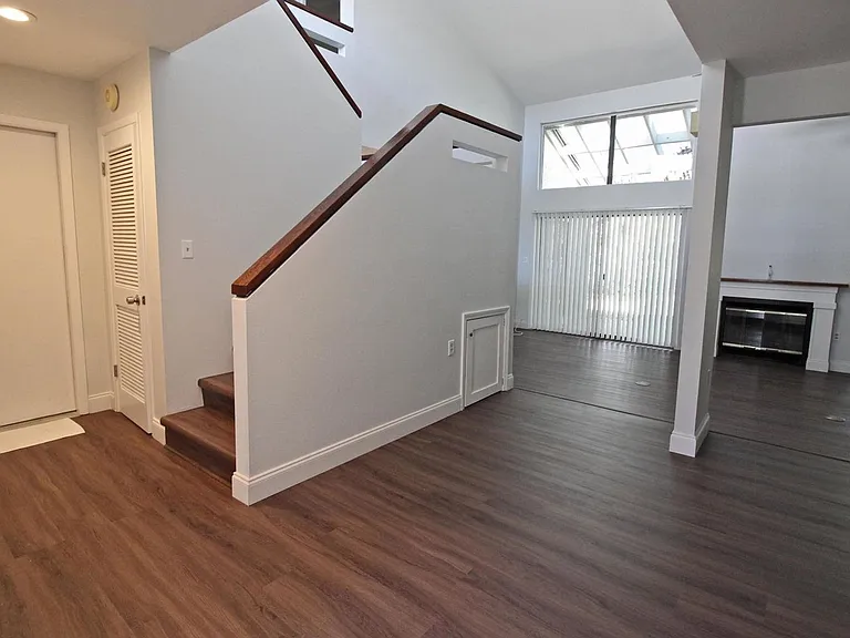 114 Gleneagles Dr — Photo 33