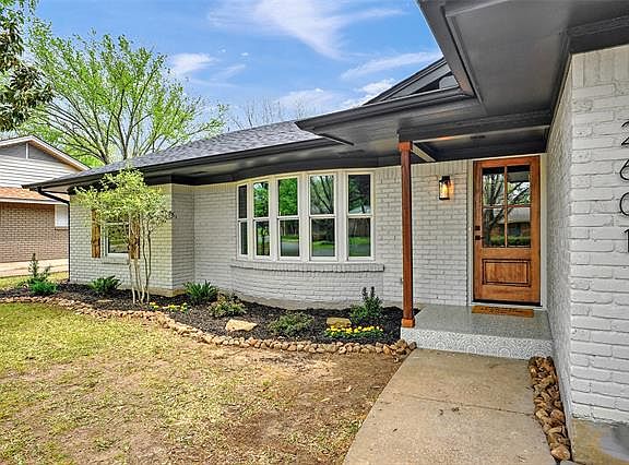 4th image of 2601 Dover Dr