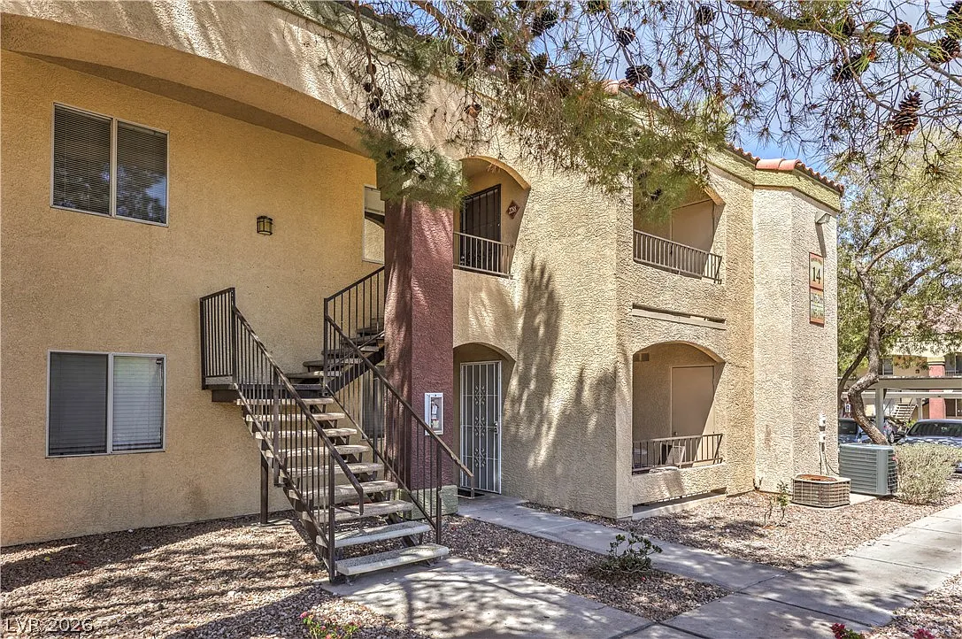 3 bed, 3.0 bath, 1134 sqft, $1,700 — Photo 3
