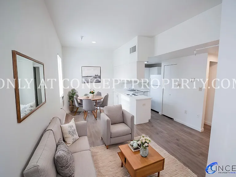223 E 3rd Ave — Photo 60