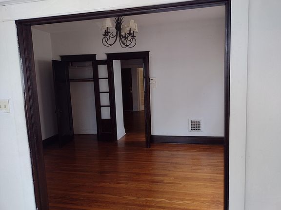 2nd image of 3118 Lackland Ave APT 2S