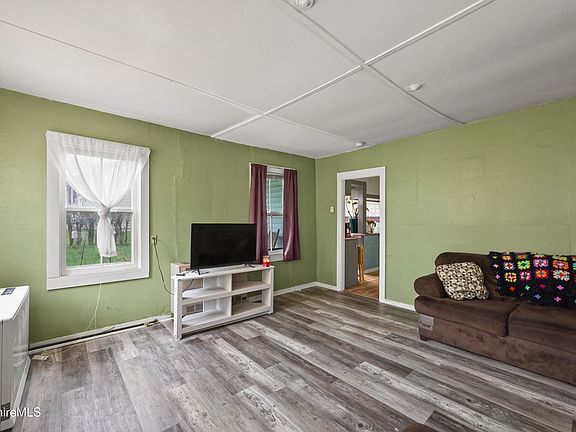 3rd image of 11 Bena St
