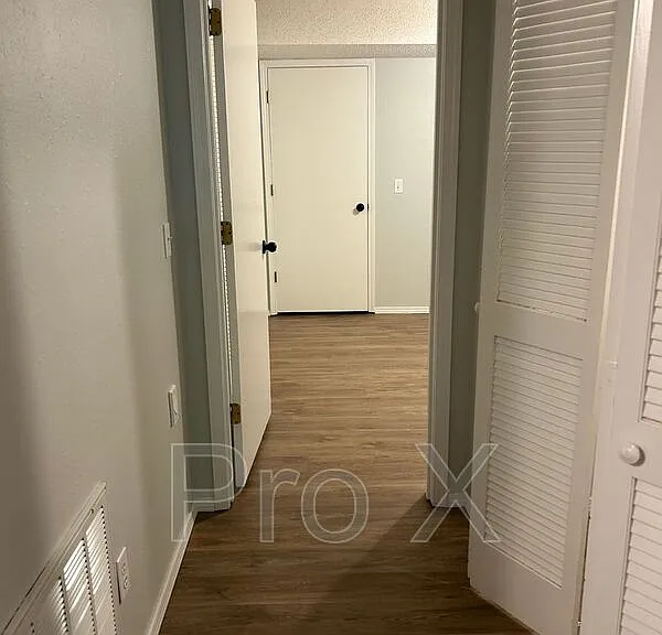 6 William Ln — Photo 11