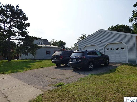 4th image of 2 S Maple Ave