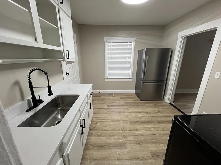 724 Custer St #1 — Photo 10