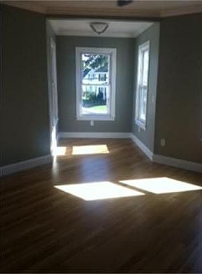 4th image of 20 Salem St #2